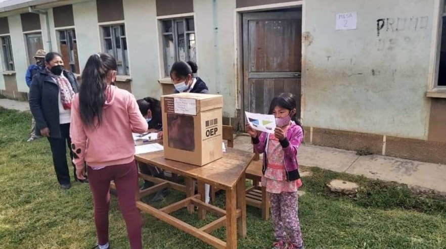 La democracia llega a las unidades educativas de Potosí