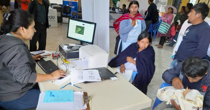 Los habitantes de Irupana y Cajuata se benefician con una campaña certificación y saneamiento por parte del Serecí